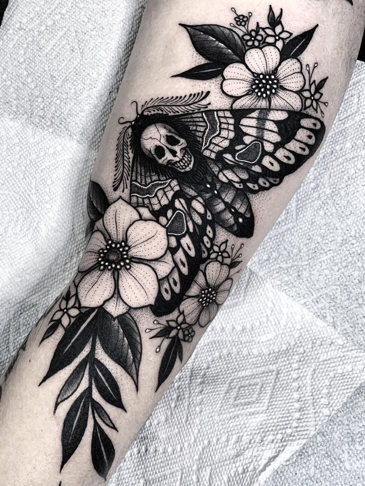 Blackwork tattoos blackwork tattoo style moth
