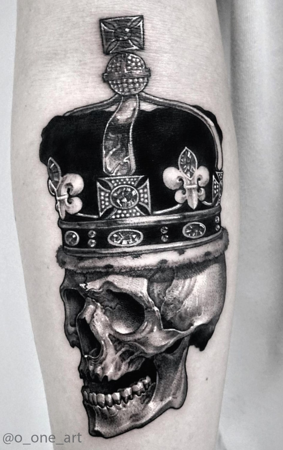 crown tattoos crown tattoos