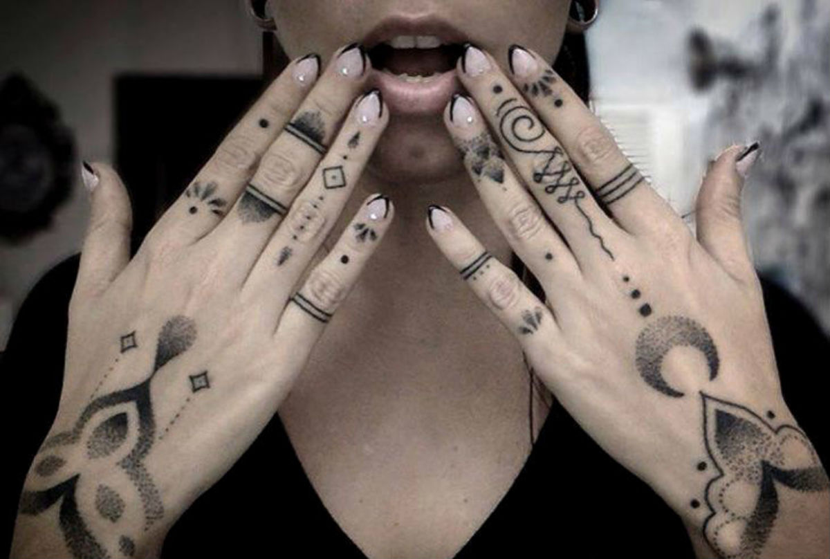 finger-tattoo-1