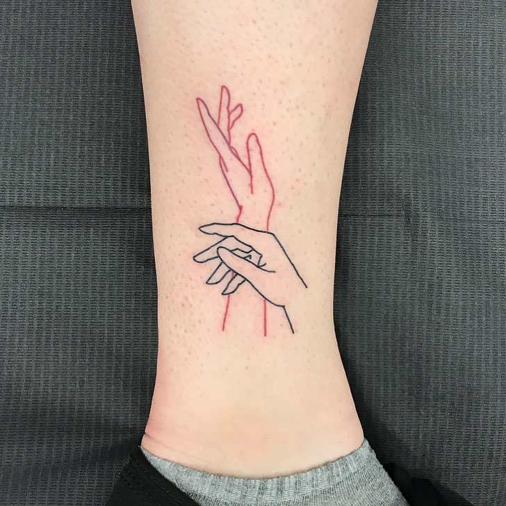 Laura-Palmers-hands-tattoo