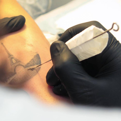 tattoo needles 3 tattoo needles being used in tattoo parlors