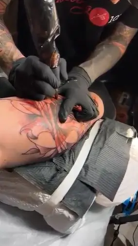 Tattooing on skin (3)